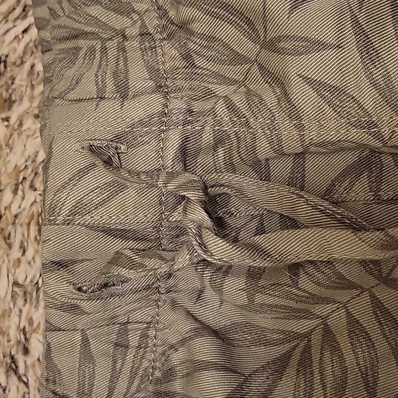 Women's drawstring shorts - Picture 2 of 9